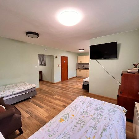 Green Albatros 48M With Bathroom Varsovie Extérieur photo